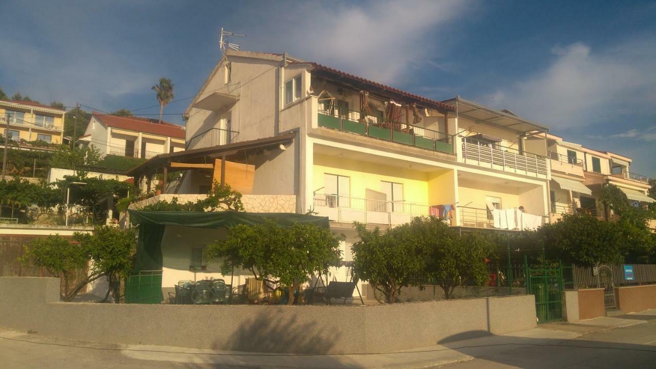 Sea View Apartment Sunrise Poljica & Blue Lagoon Rent A Boat Exterior photo